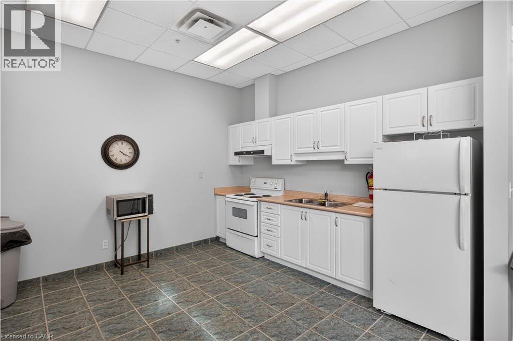 #320 262 DUNDAS Street E - 39