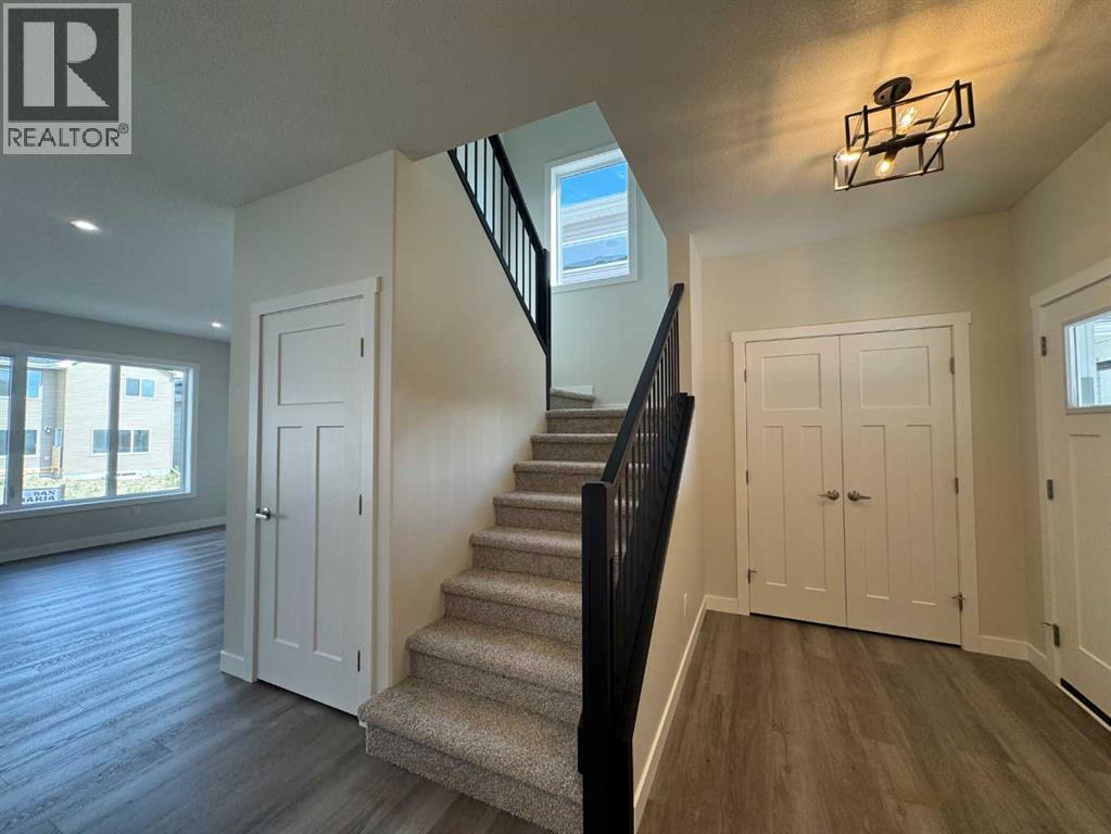 Single Family House for Sale in  Emmett Crescent Evergreen Red Deer 