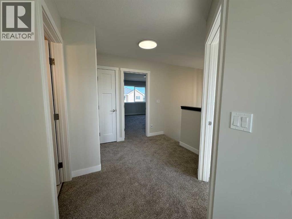 Single Family House for Sale in  Emmett Crescent Evergreen Red Deer 