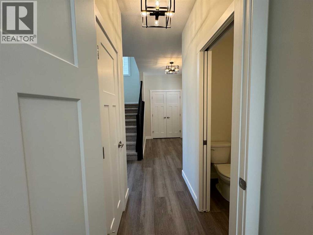 Single Family House for Sale in  Emmett Crescent Evergreen Red Deer 