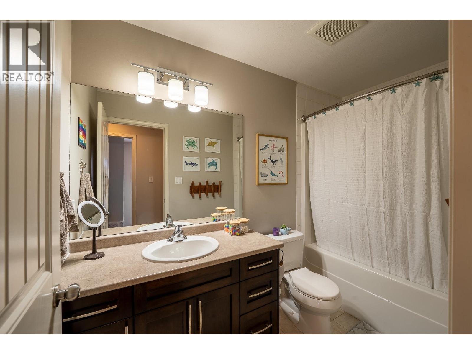 8711 113A AVENUE - 16