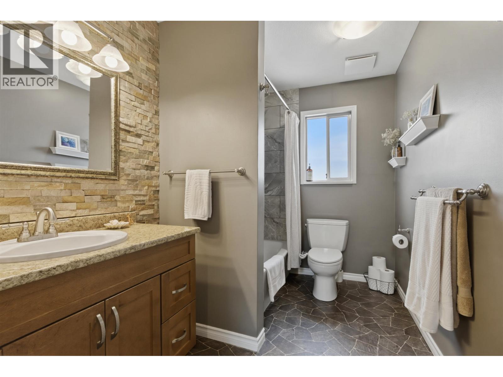 20492 WALNUT CRESCENT, Maple Ridge