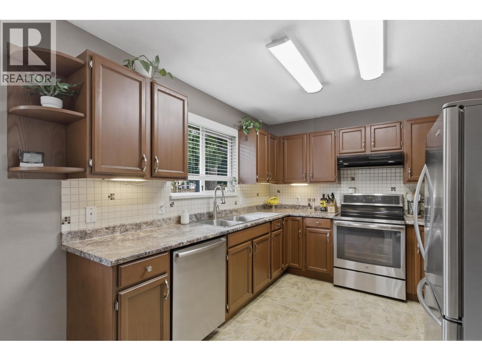 20492 WALNUT CRESCENT, Maple Ridge