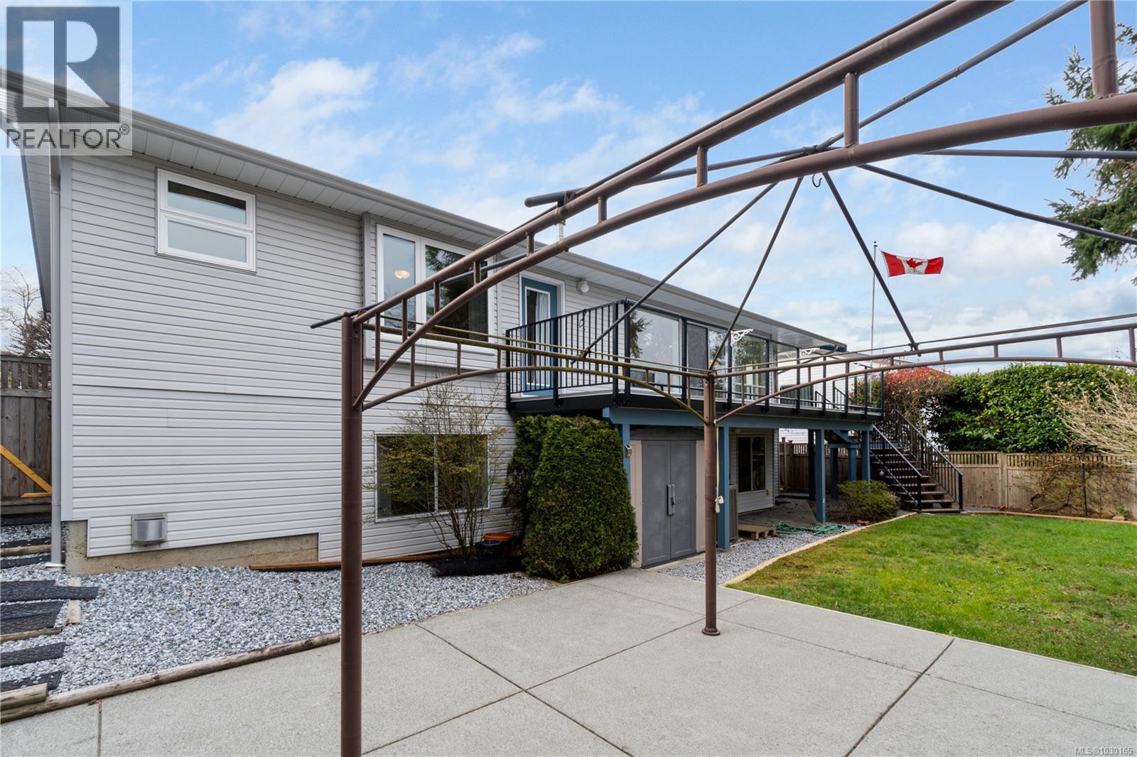 5735 MALIBU TERR - 37