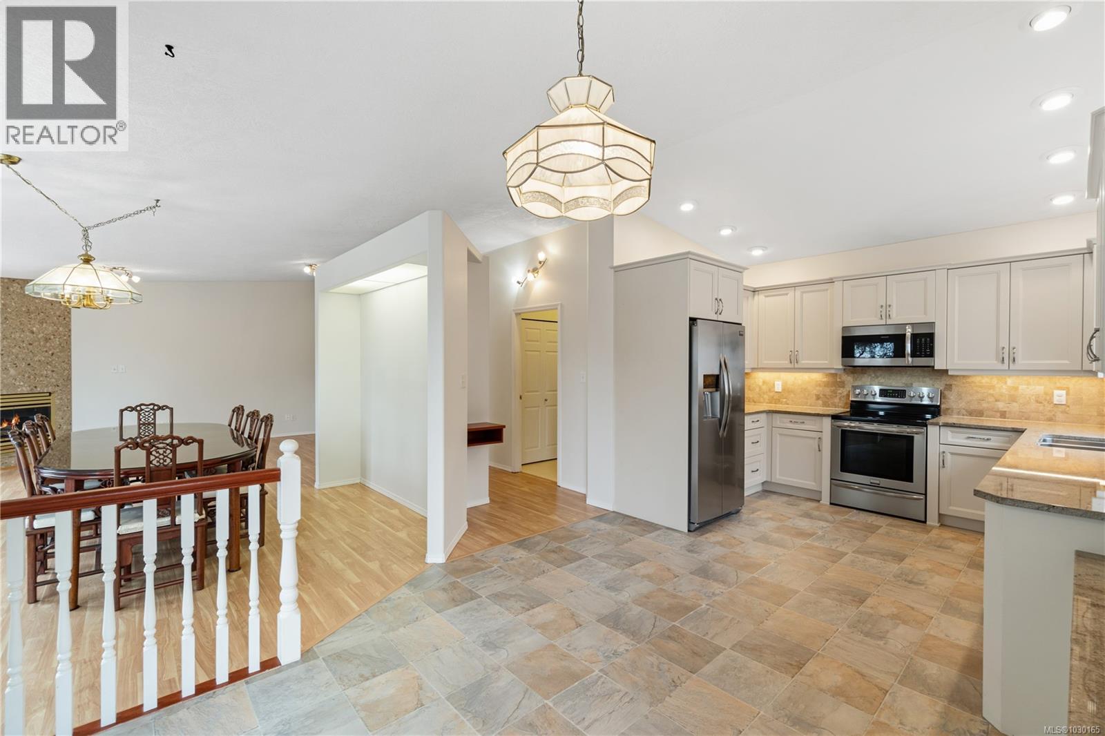 5735 MALIBU TERR - 6