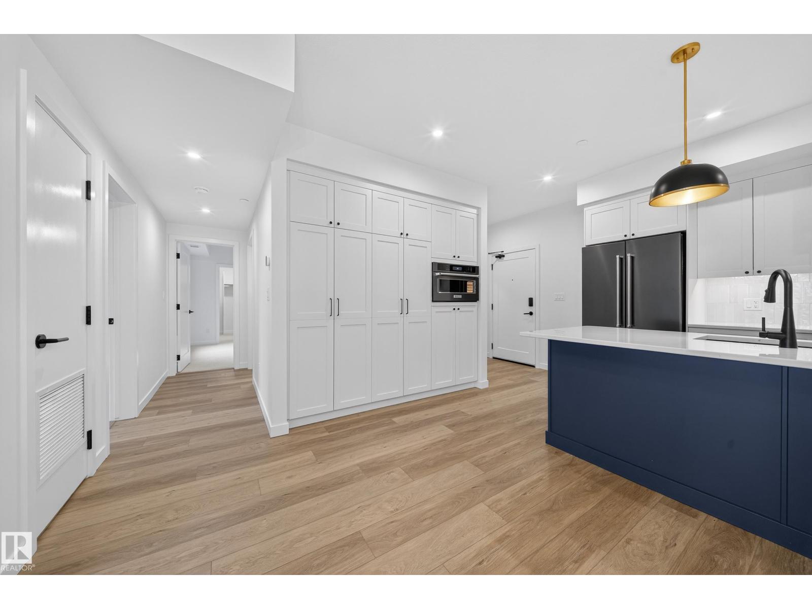 #301 7459 May CM NW, Edmonton