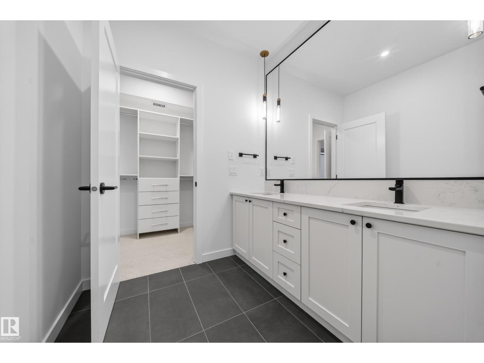 #301 7459 May CM NW, Edmonton