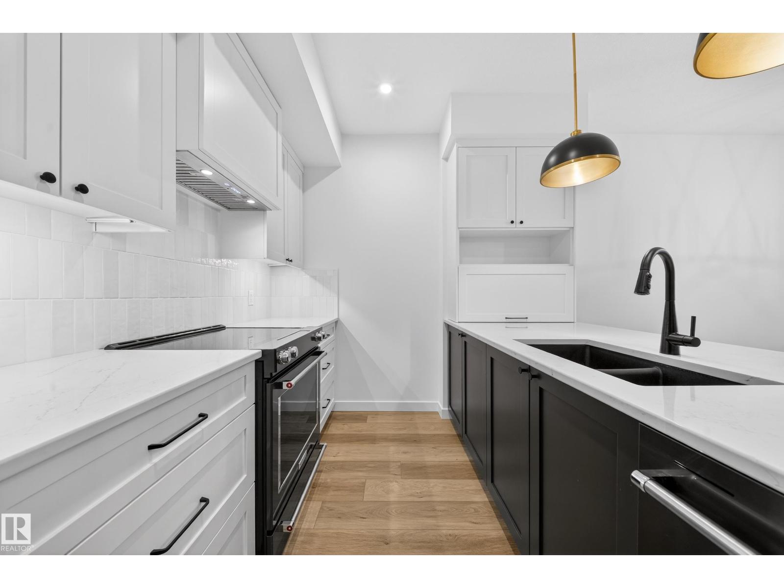 #301 7459 May CM NW, Edmonton