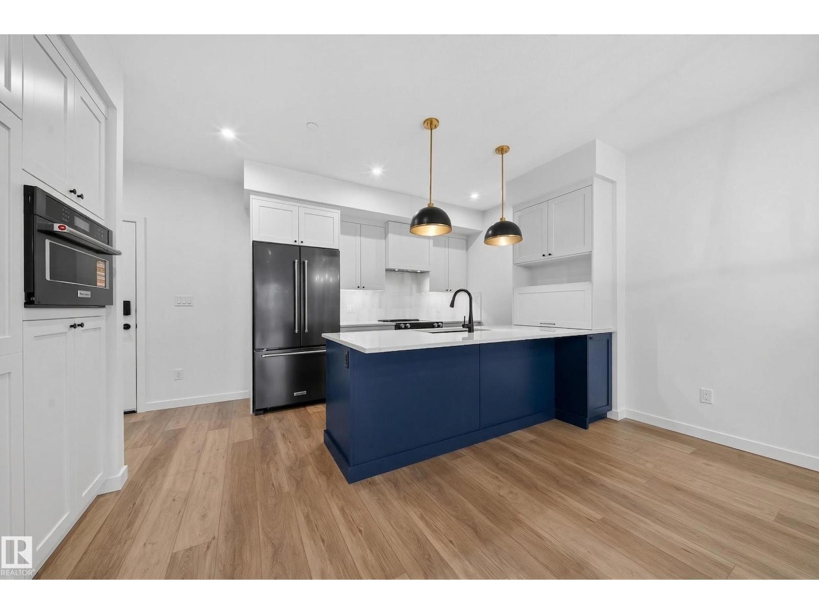 #301 7459 May CM NW, Edmonton