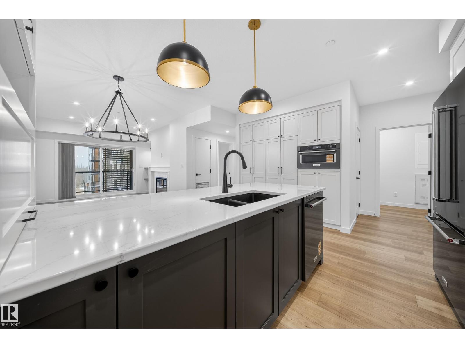 #301 7459 May CM NW, Edmonton