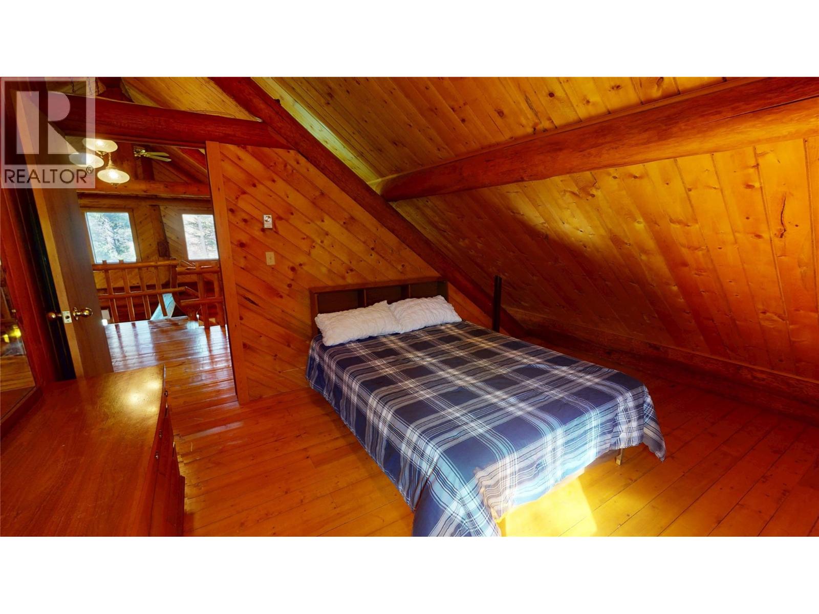 4892 Ogilvey Avenue, Fairmont Hot Springs