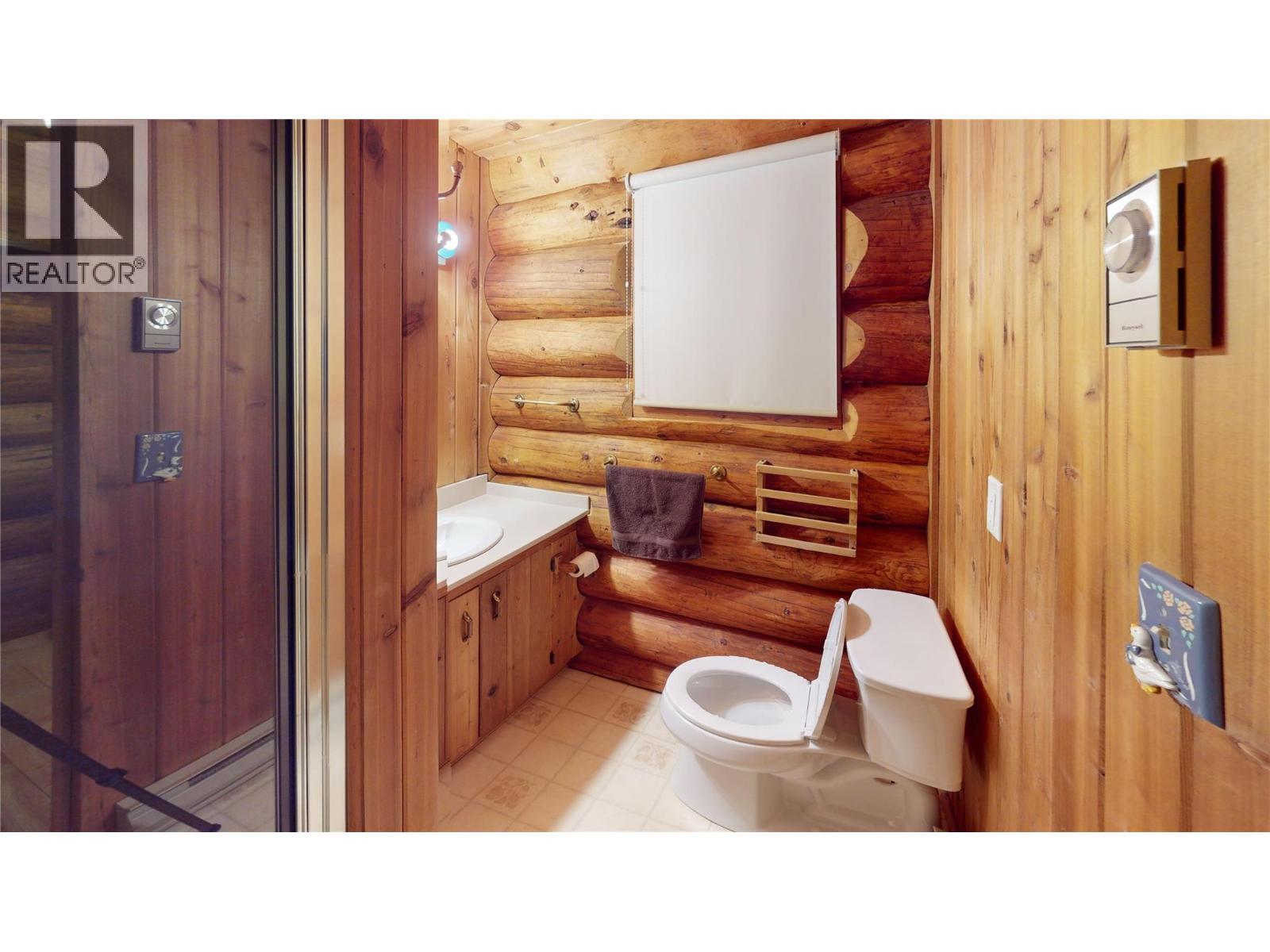 4892 Ogilvey Avenue, Fairmont Hot Springs