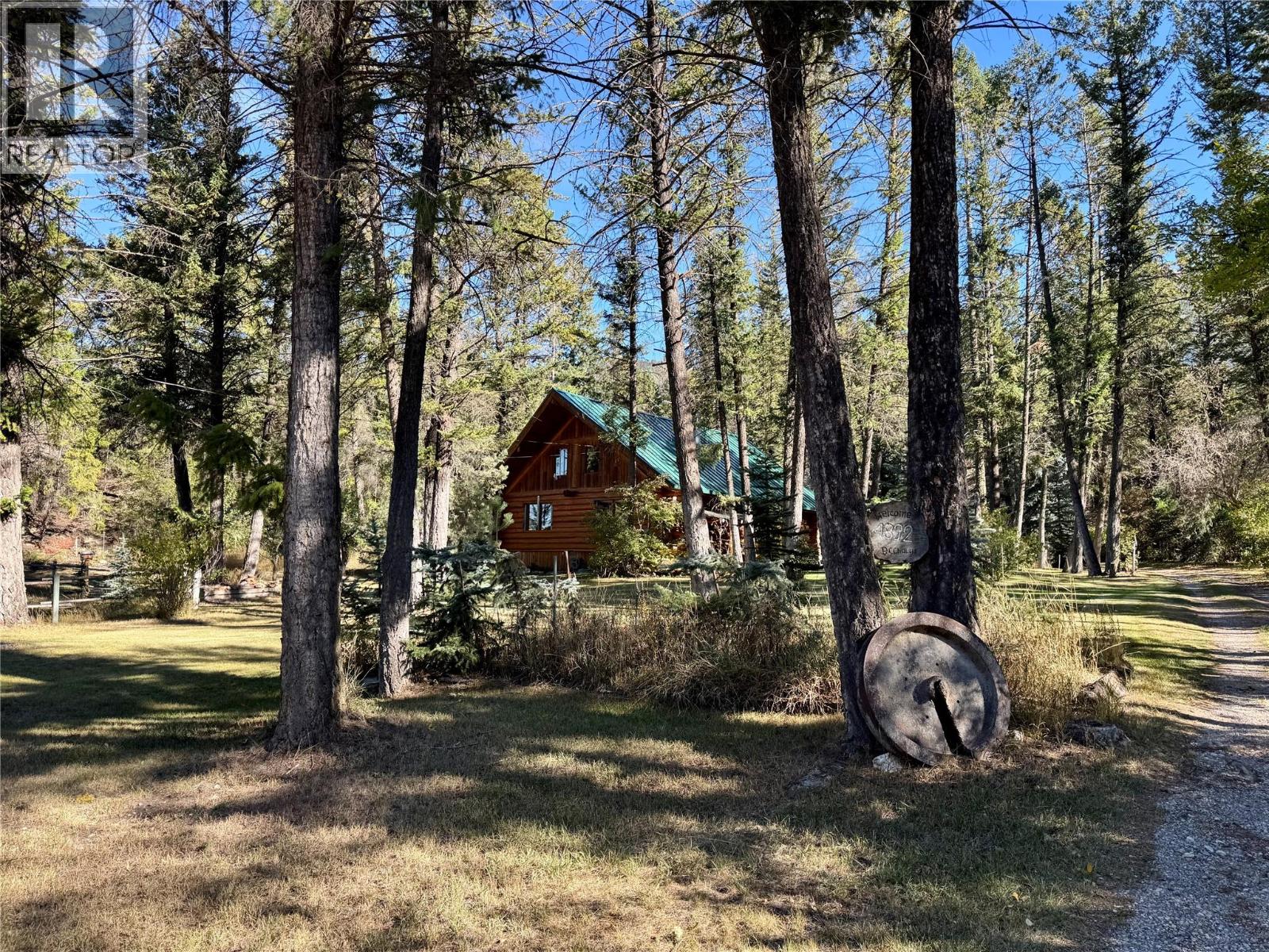 4892 Ogilvey Avenue, Fairmont Hot Springs