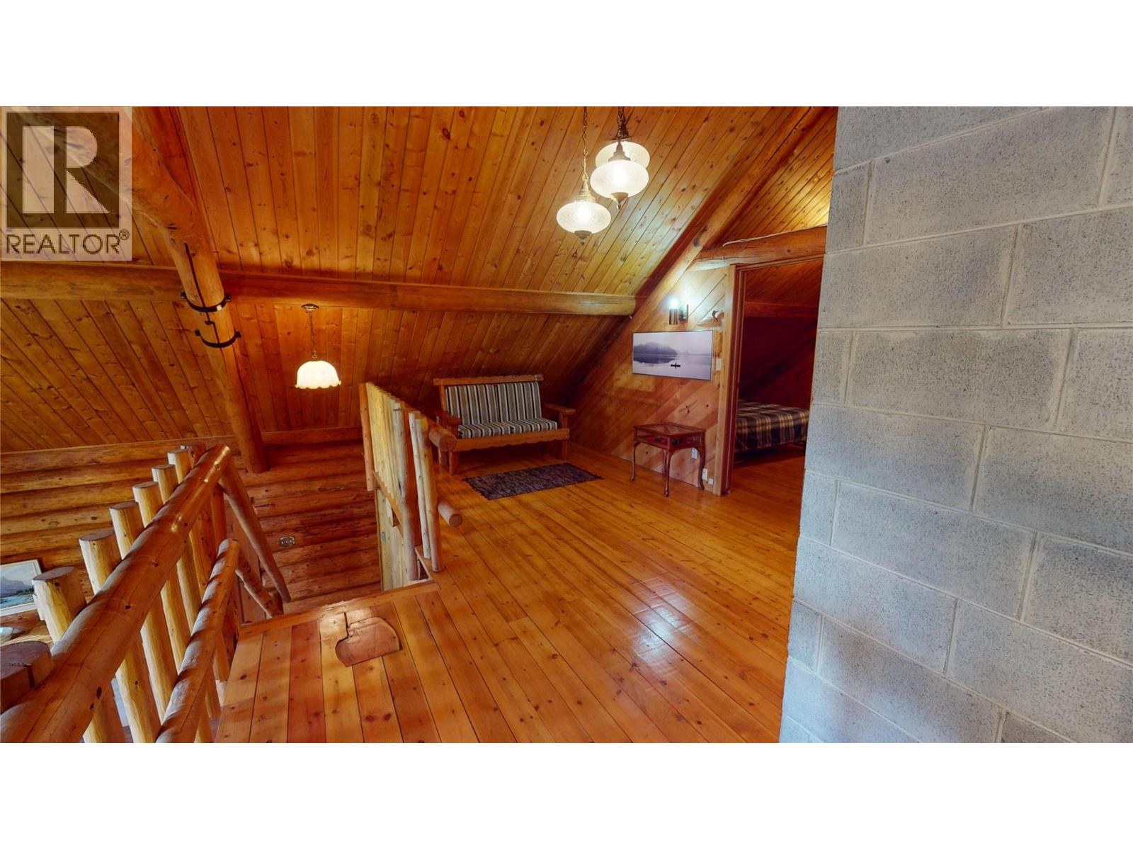 4892 Ogilvey Avenue, Fairmont Hot Springs