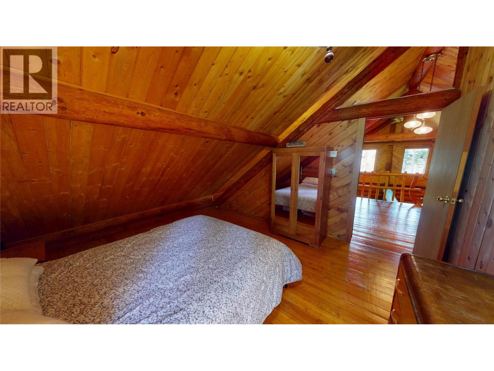 4892 Ogilvey Avenue, Fairmont Hot Springs