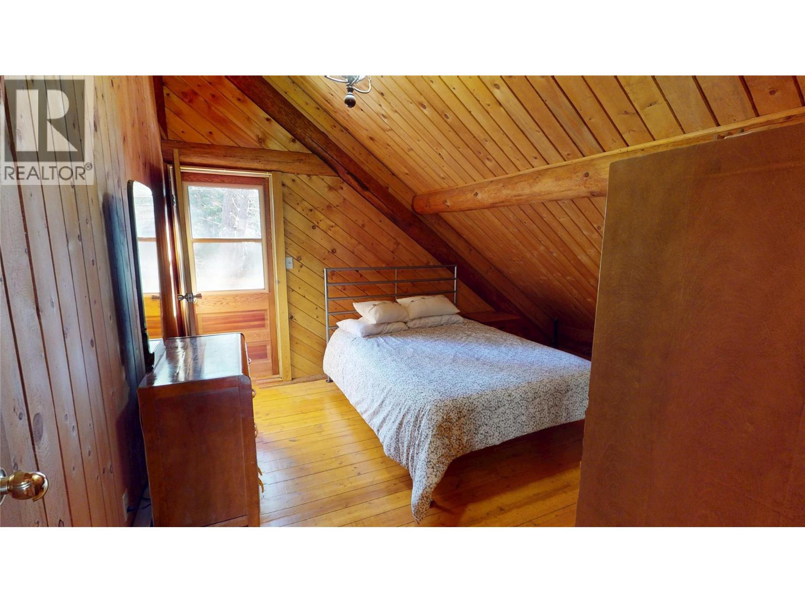 4892 Ogilvey Avenue, Fairmont Hot Springs