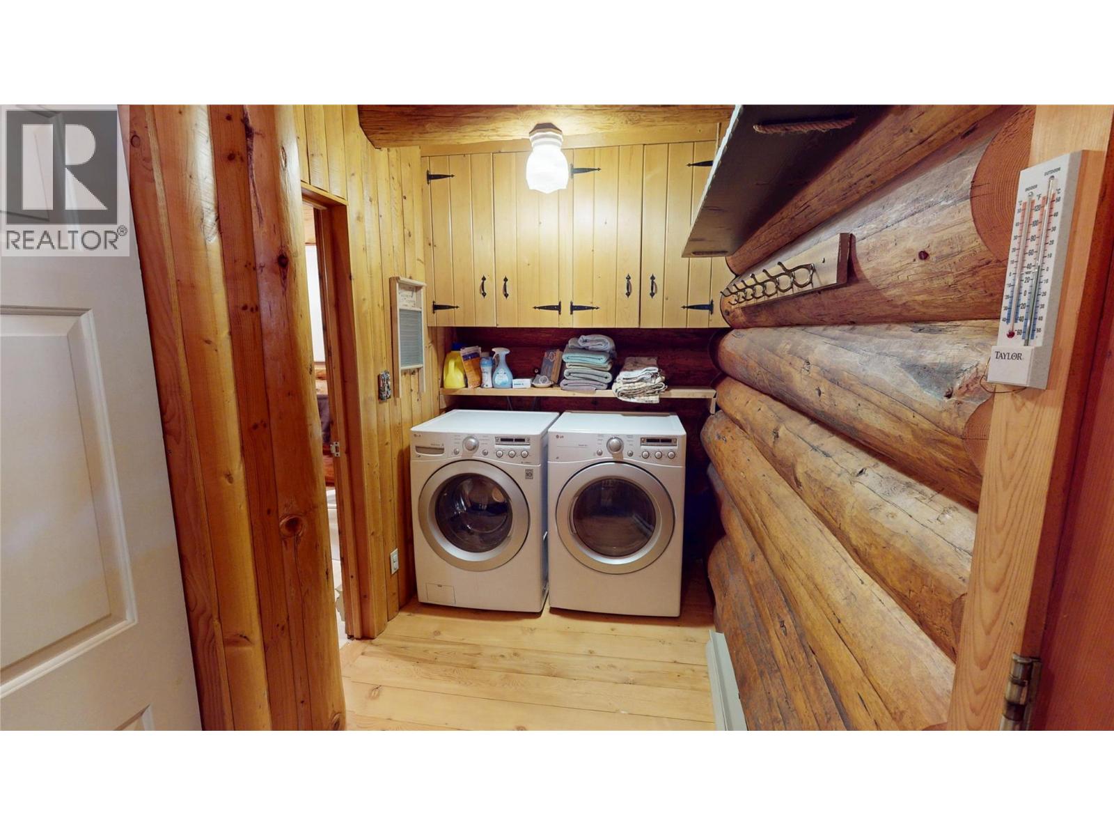 4892 Ogilvey Avenue, Fairmont Hot Springs