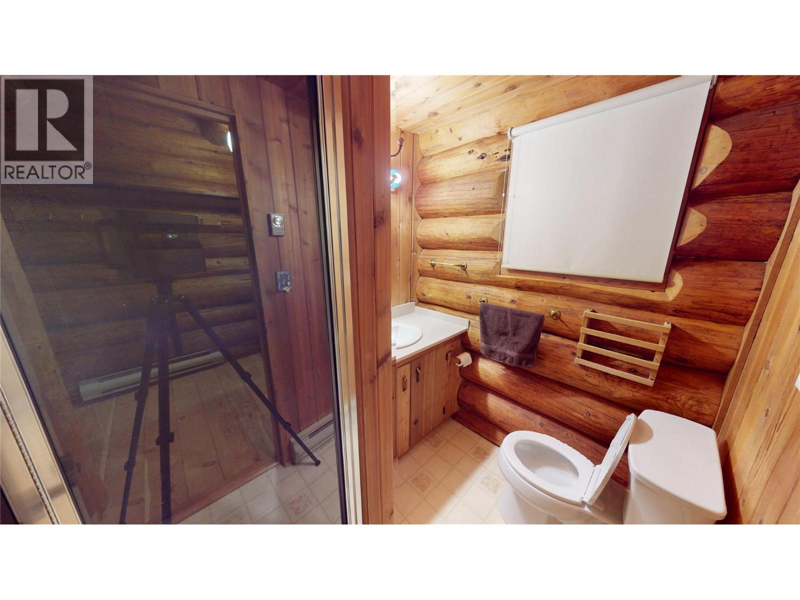 4892 Ogilvey Avenue, Fairmont Hot Springs