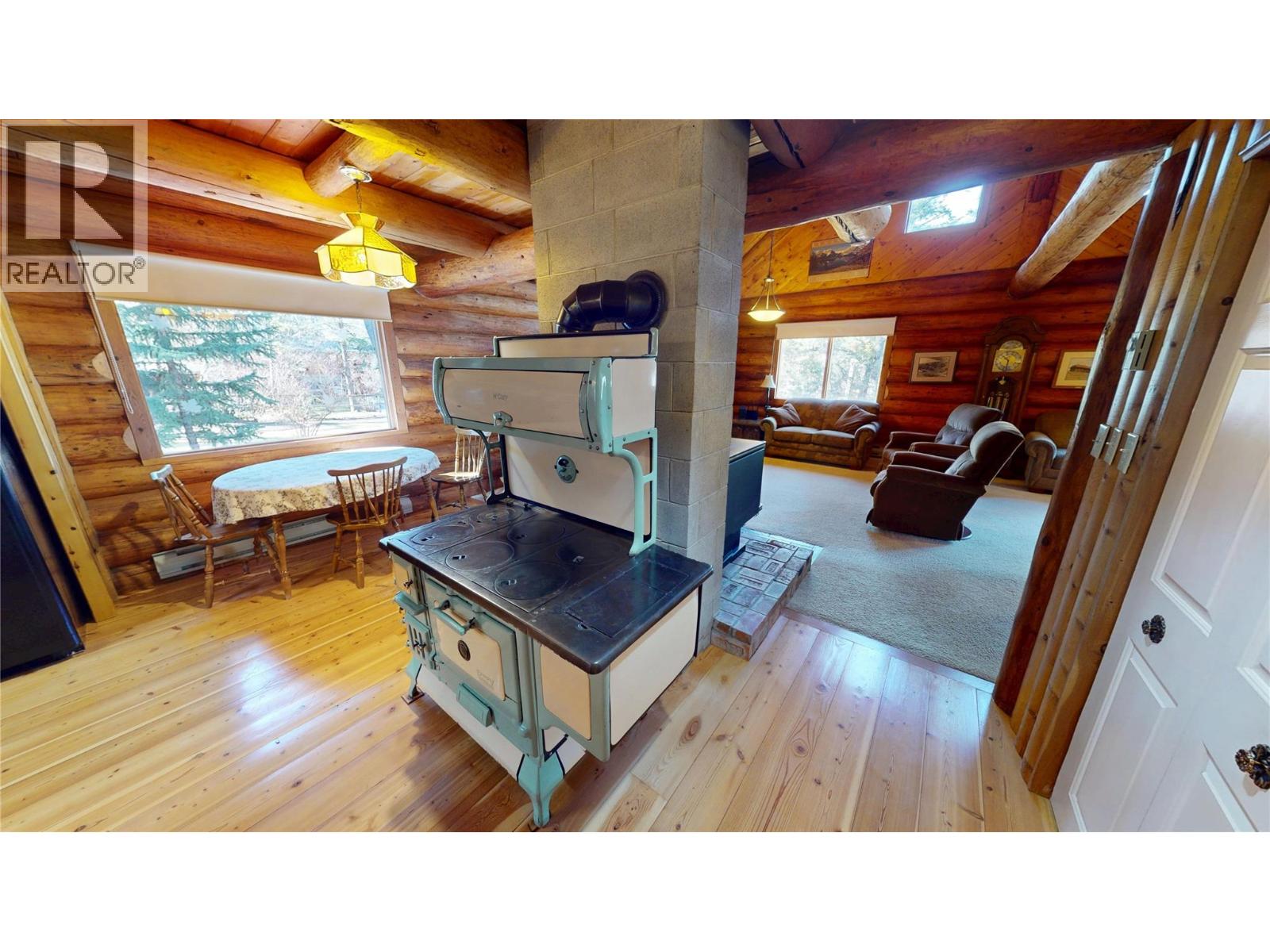 4892 Ogilvey Avenue, Fairmont Hot Springs