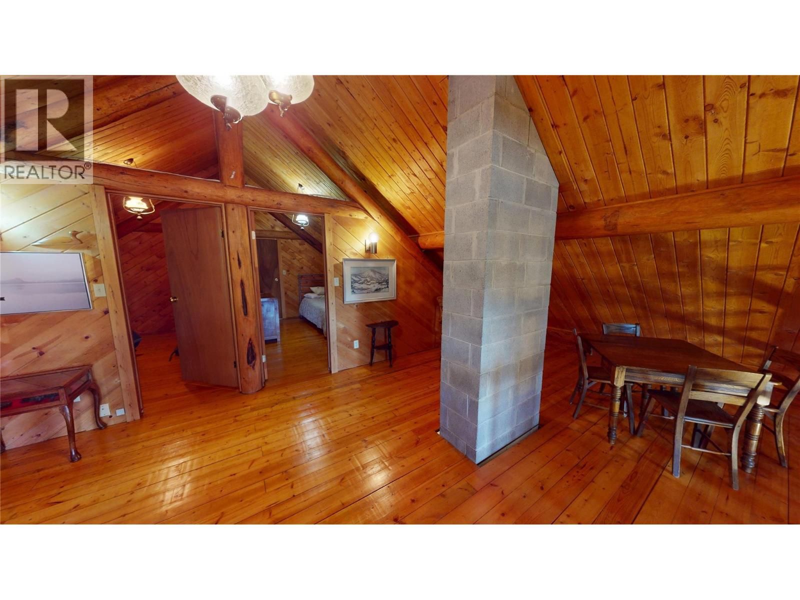 4892 Ogilvey Avenue, Fairmont Hot Springs