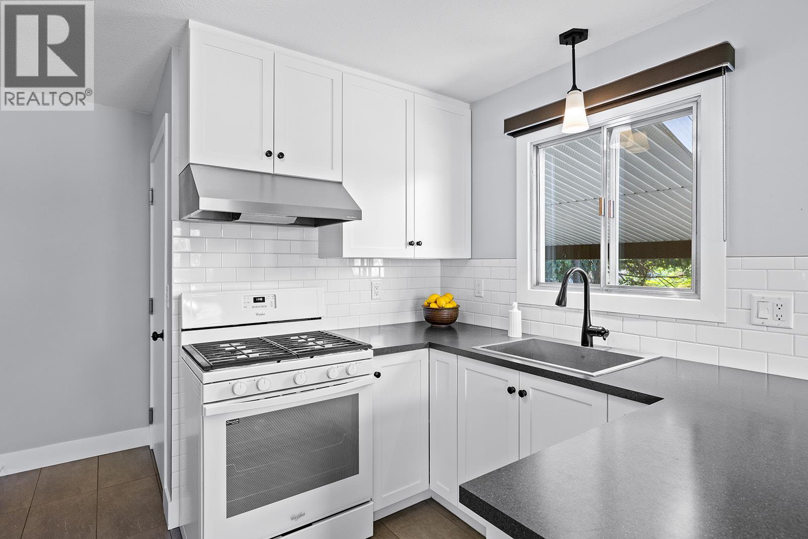  1745 Haug Avenue, Kelowna