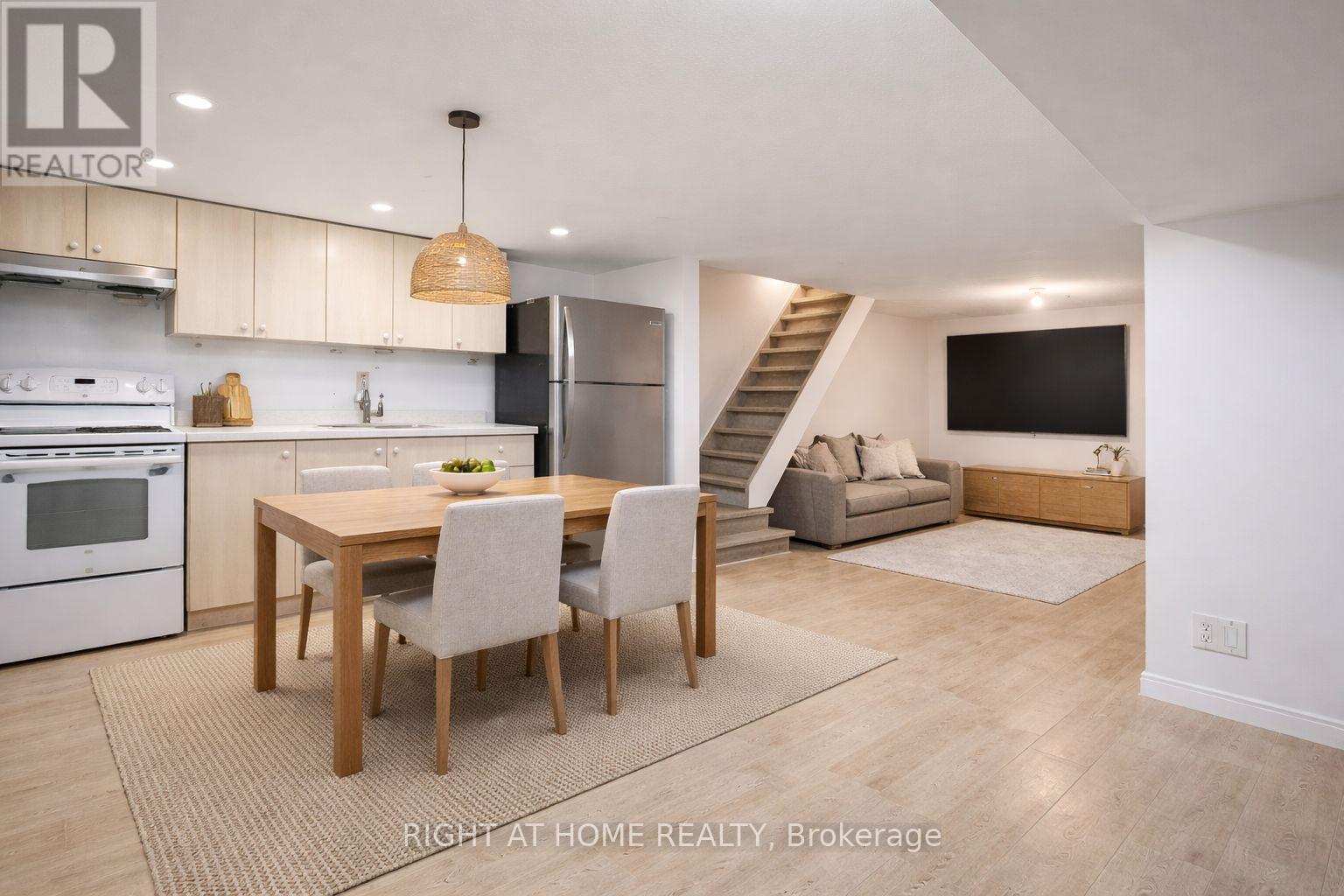 1313 GERRARD STREET - 14