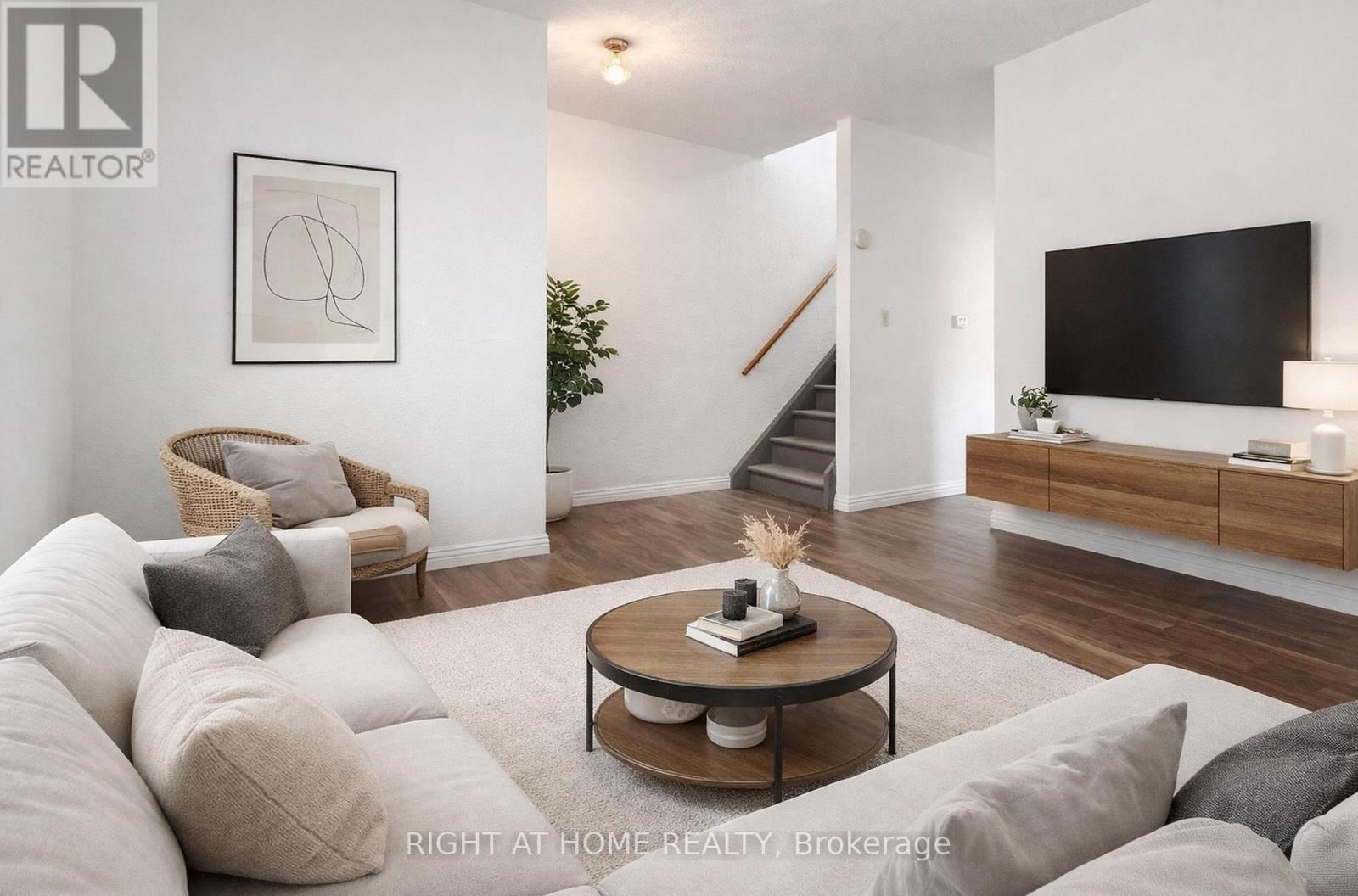 1313 GERRARD STREET - 4