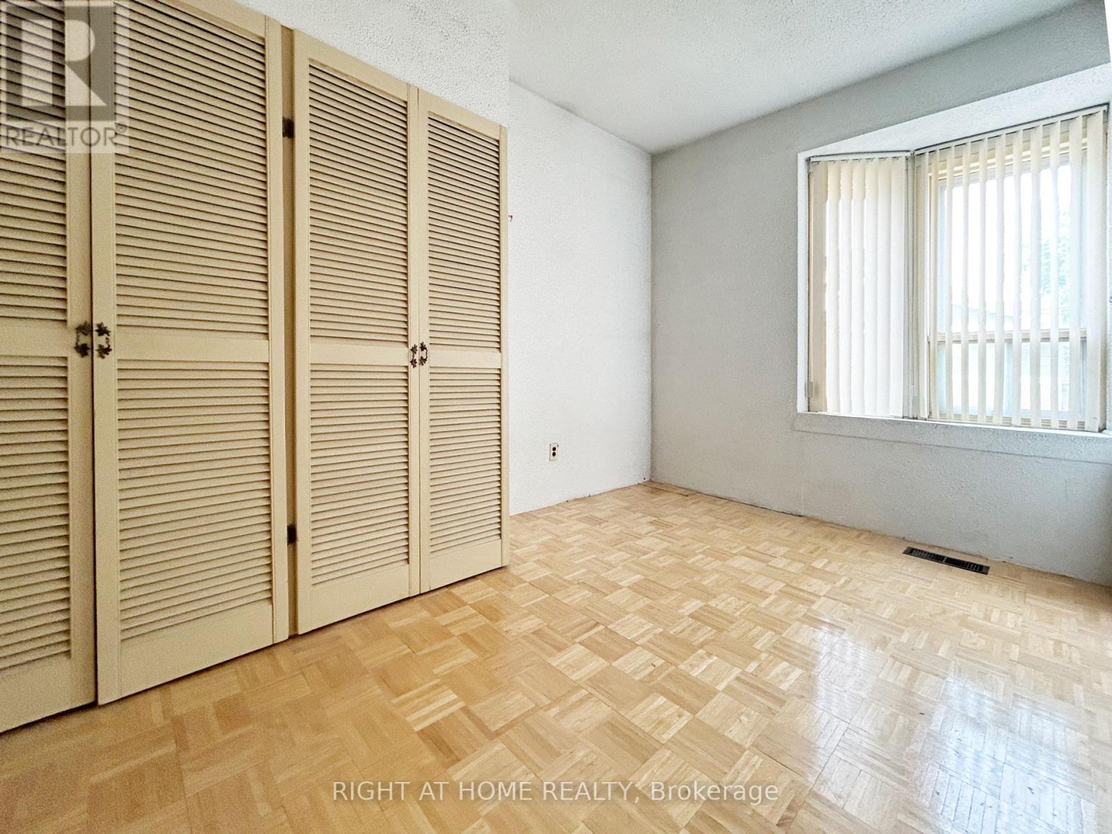 1313 GERRARD STREET - 7