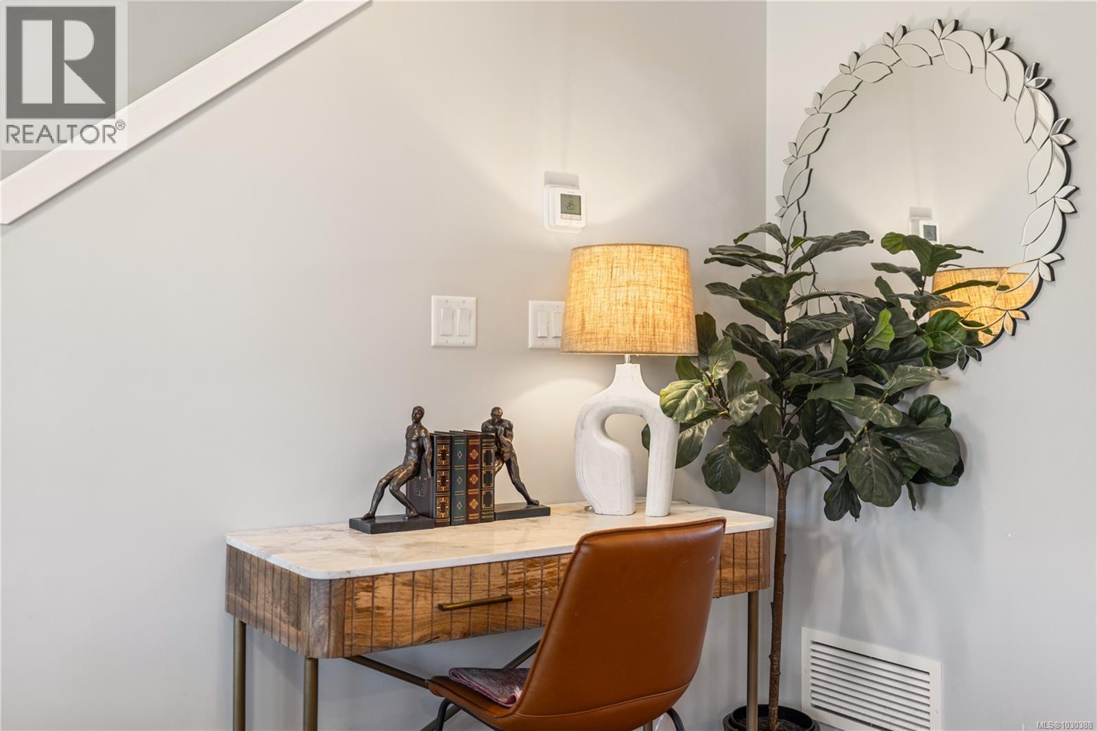3380 Curlew St - 10