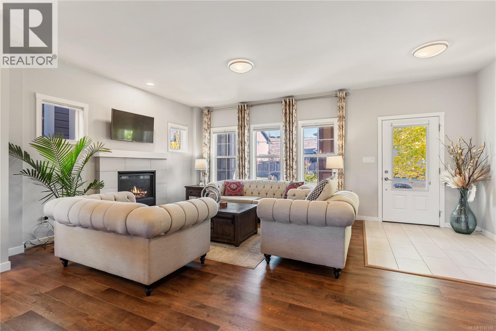 3380 Curlew St - 11