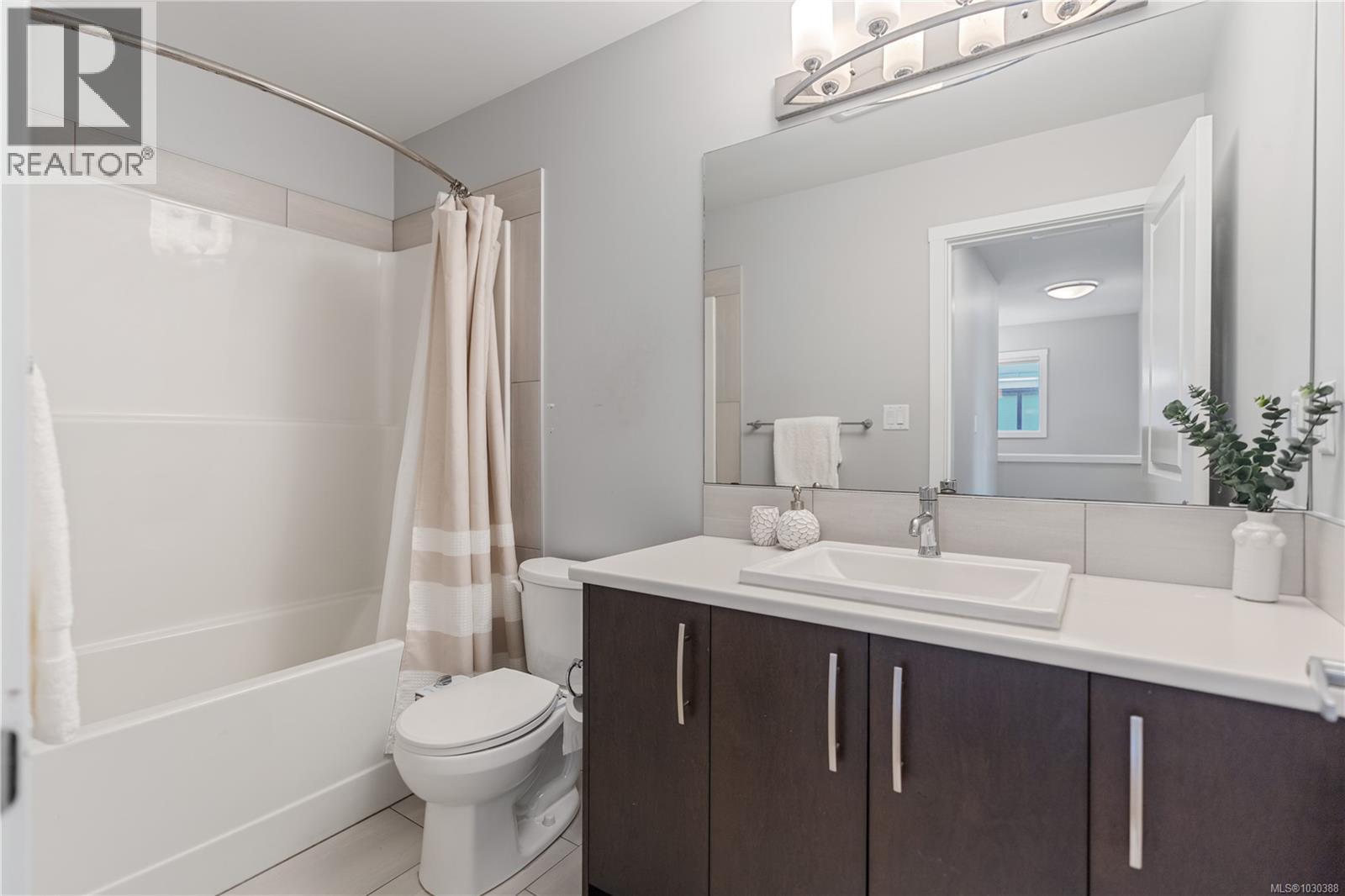 3380 Curlew St - 30