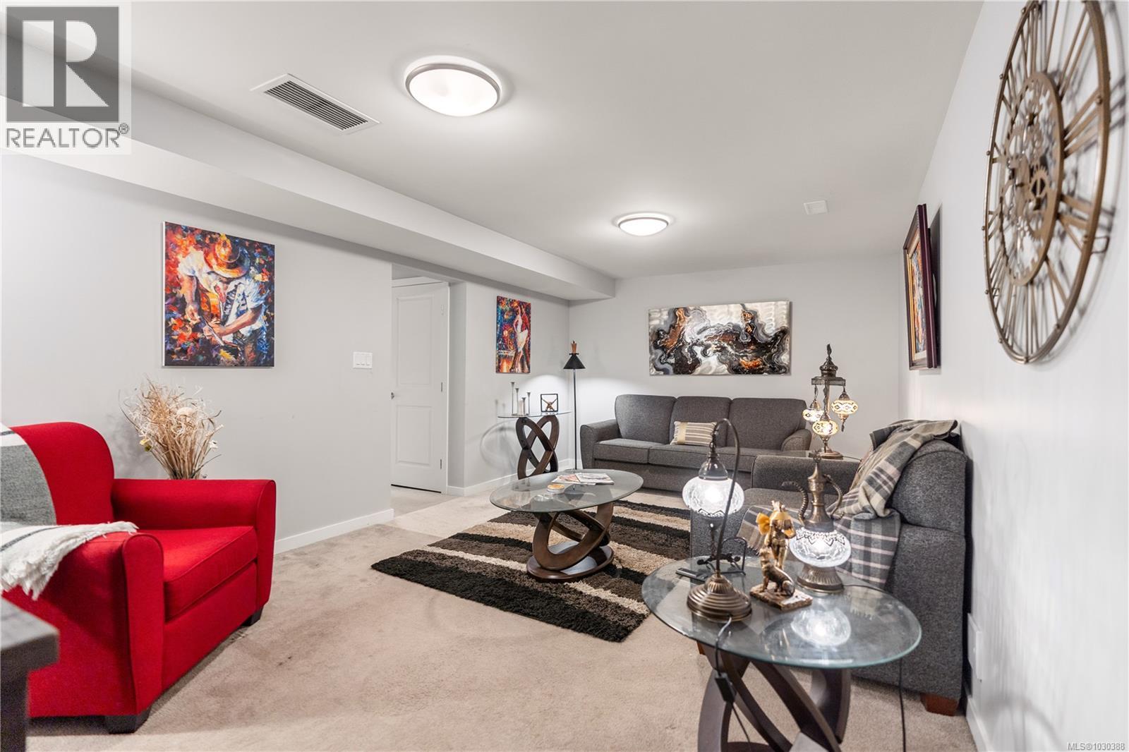 3380 Curlew St - 33