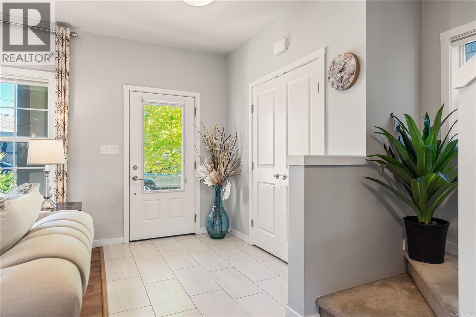 3380 Curlew St - 8