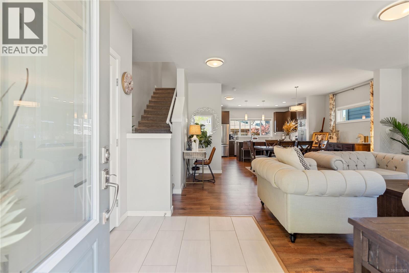 3380 Curlew St - 9