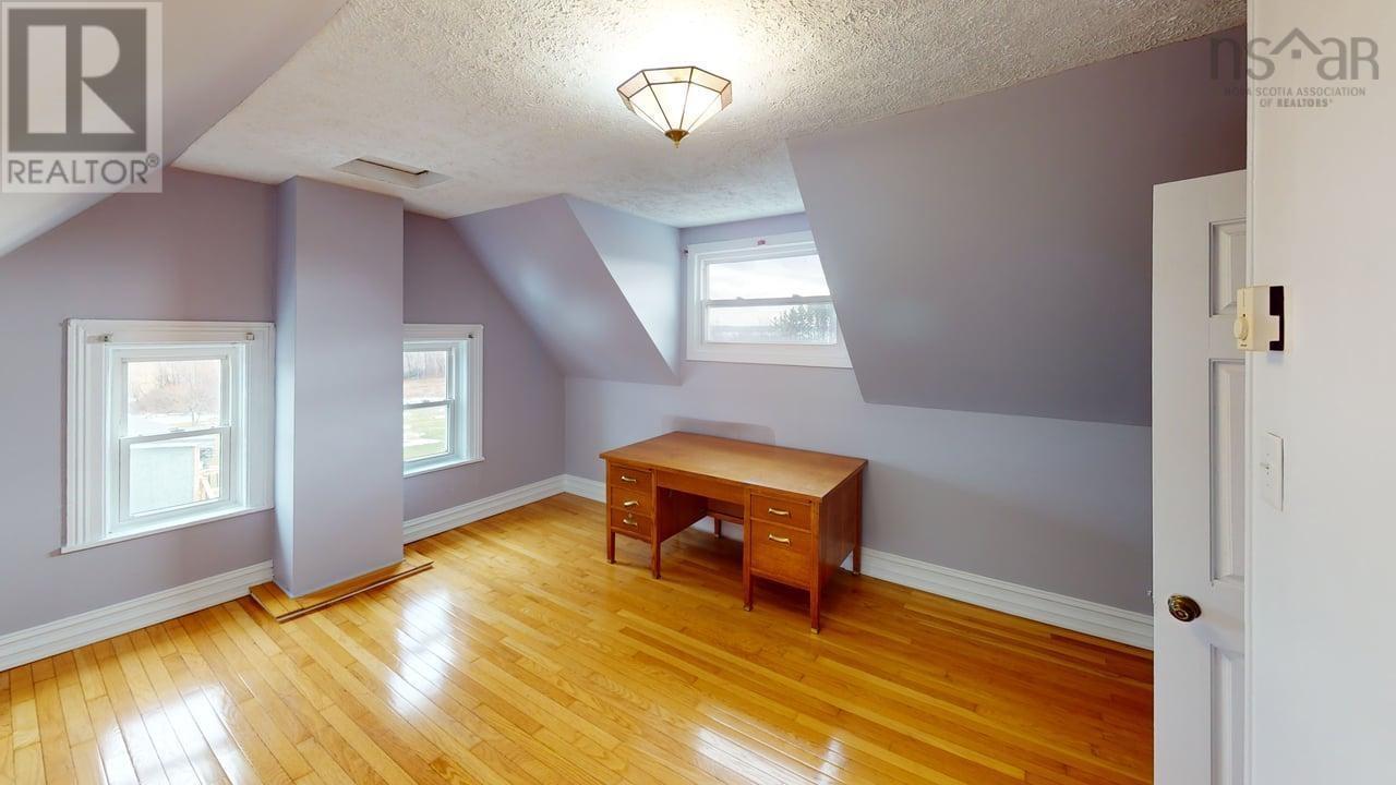 Property 14 of 21 of 2892 NS-376