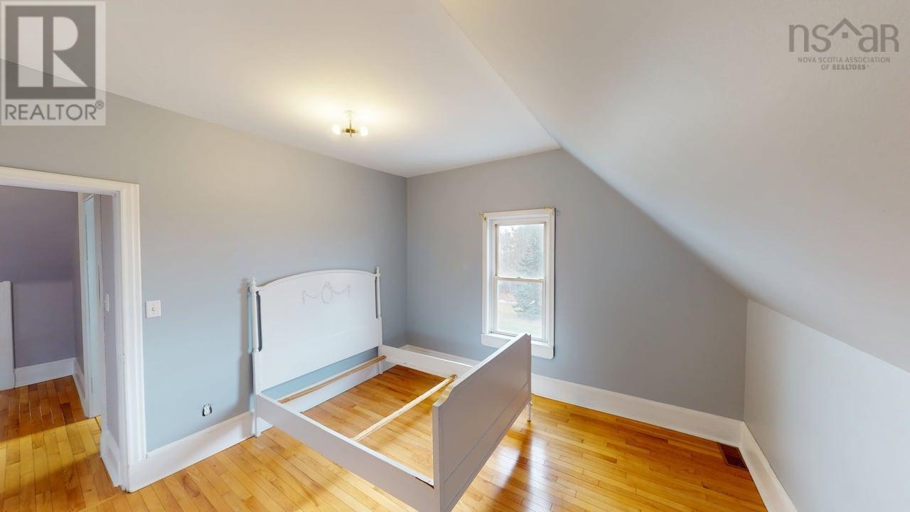 Property 7 of 21 of 2892 NS-376