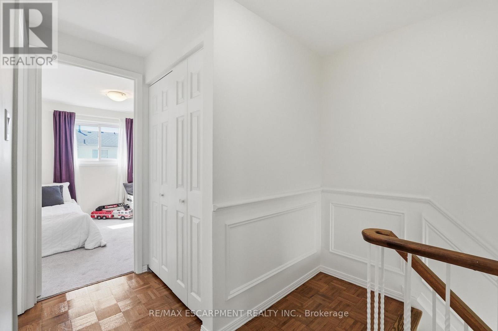 #4 2252 UPPER MIDDLE ROAD - 15