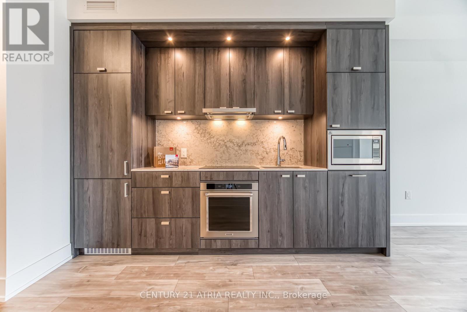 518 - 858 DUPONT STREET