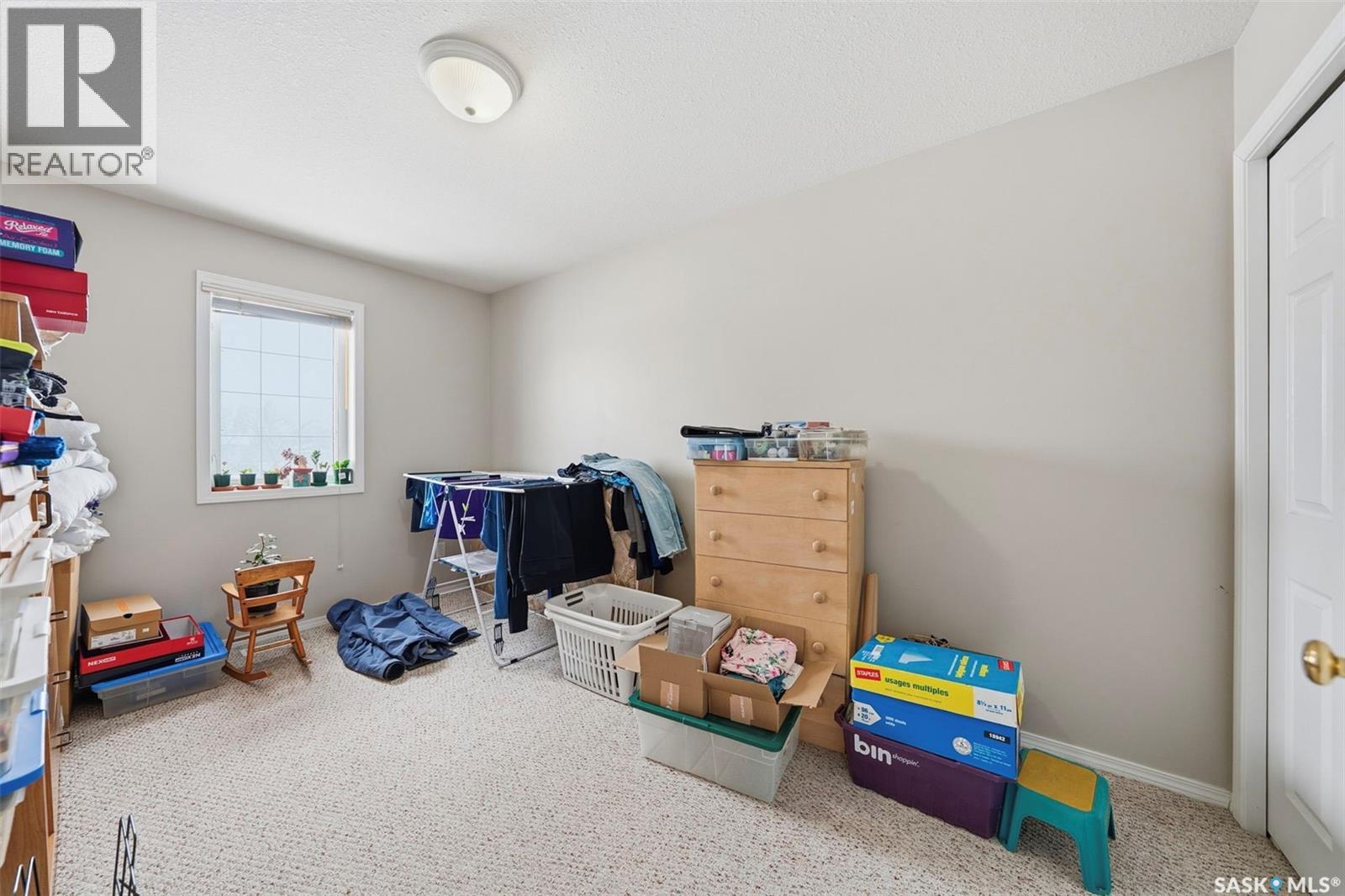 #15 111 FAIRBROTHER CRESCENT - 18