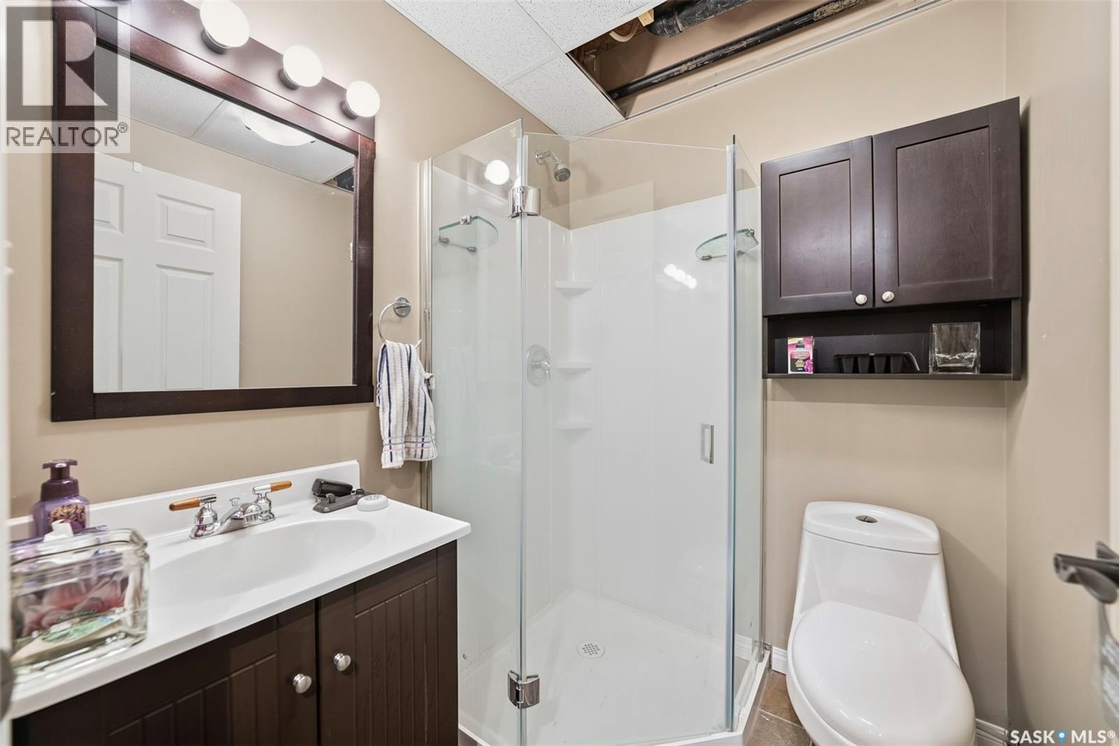 #15 111 FAIRBROTHER CRESCENT - 23