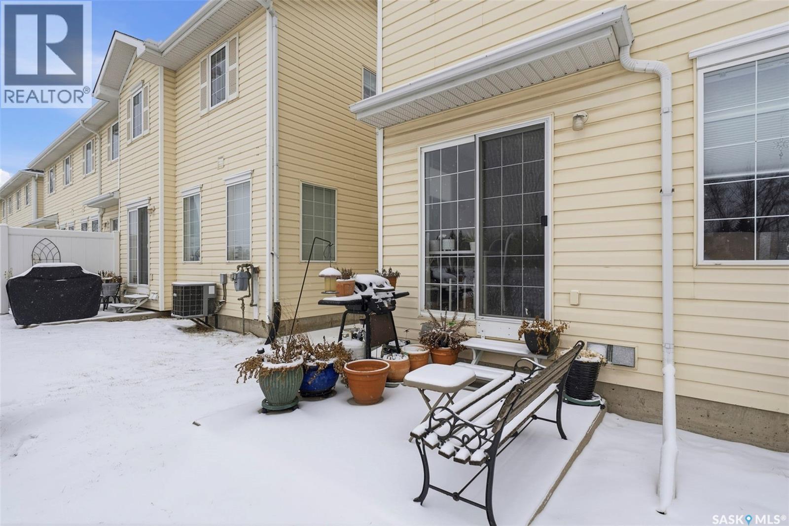 #15 111 FAIRBROTHER CRESCENT - 29