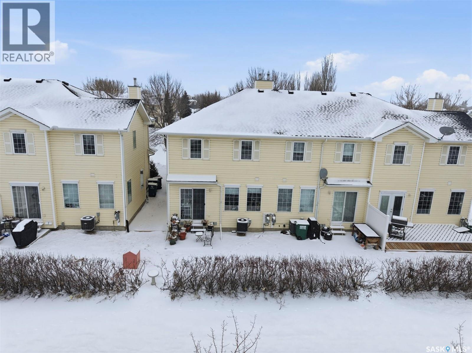 #15 111 FAIRBROTHER CRESCENT - 33