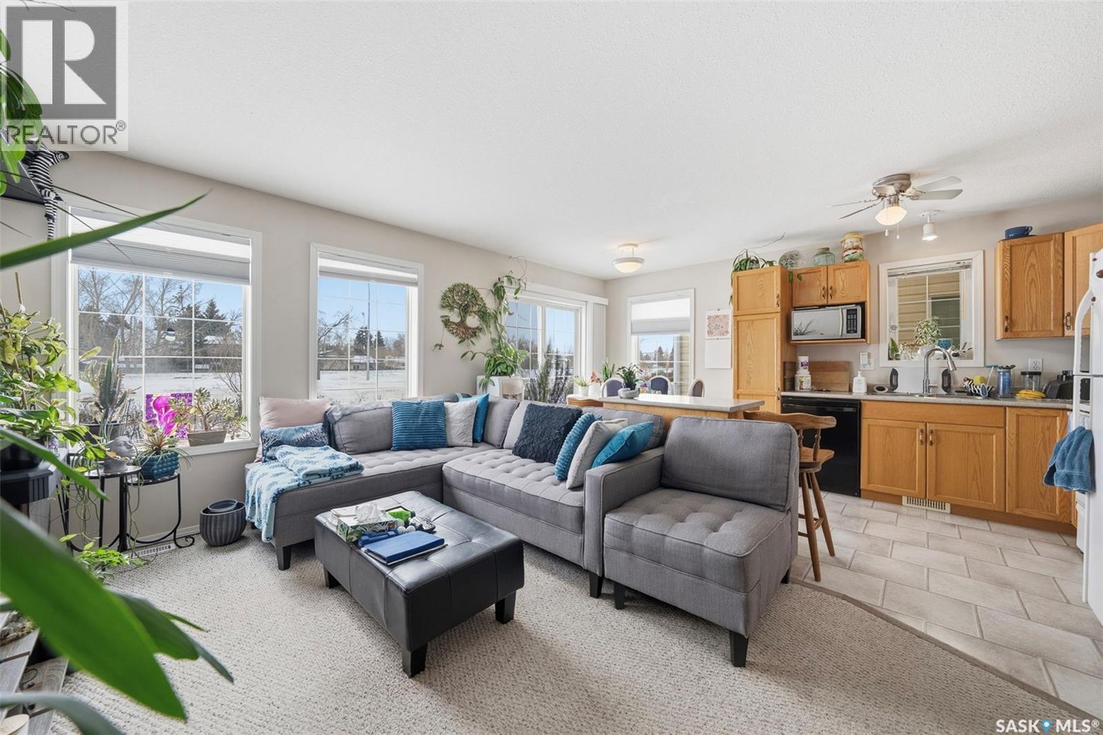 #15 111 FAIRBROTHER CRESCENT - 7