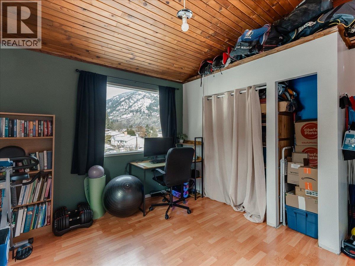 613 11th Avenue, Castlegar