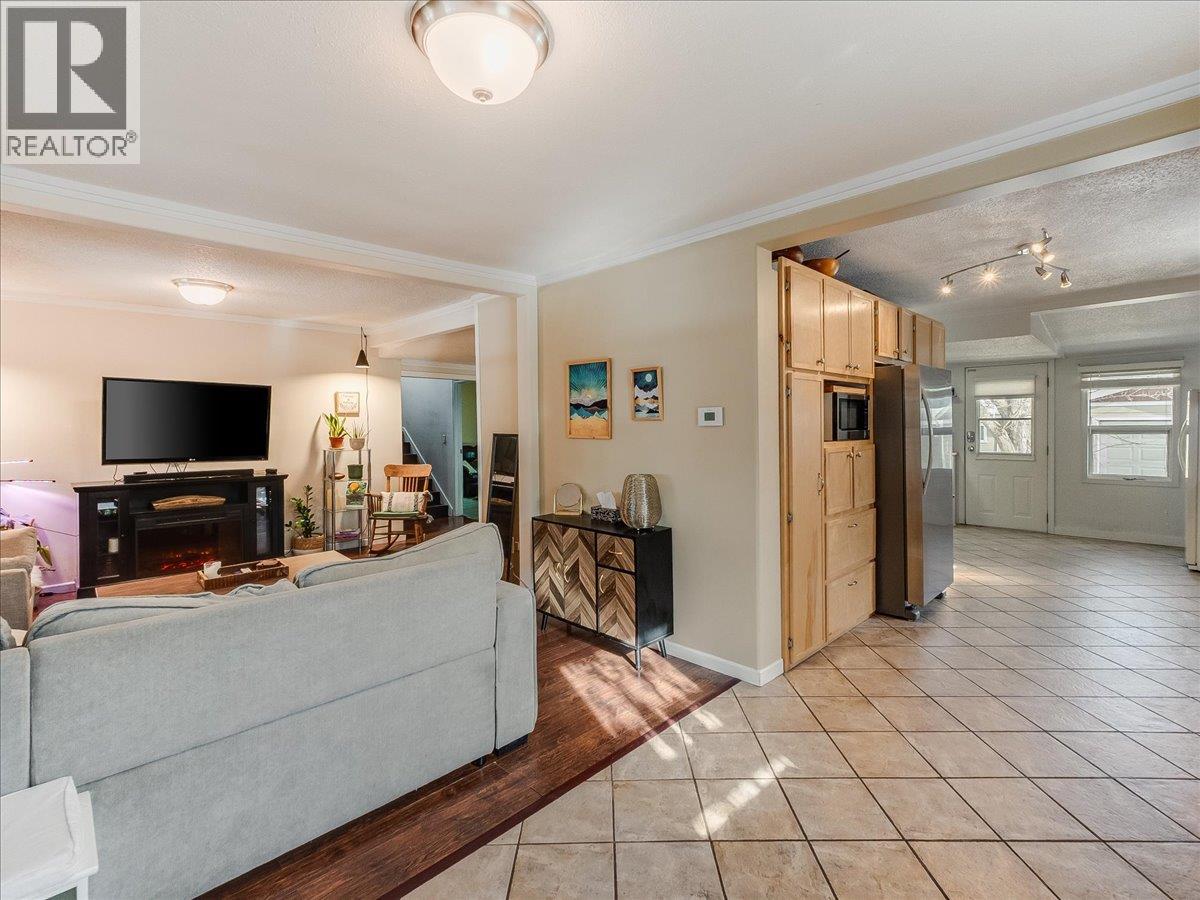 613 11th Avenue, Castlegar