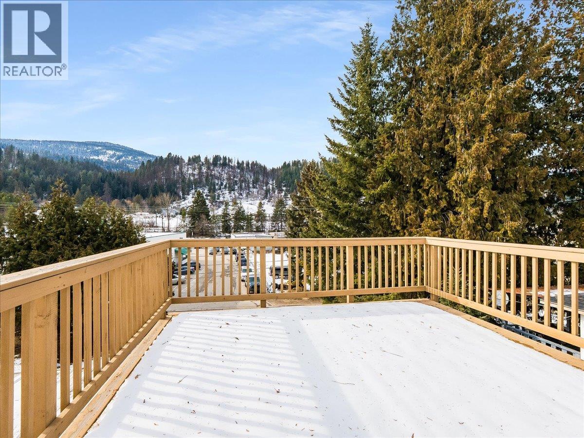 613 11th Avenue, Castlegar