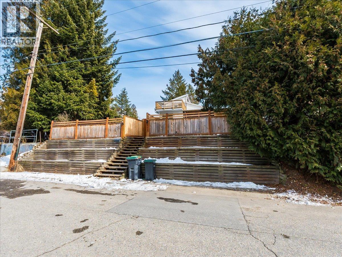 613 11th Avenue, Castlegar