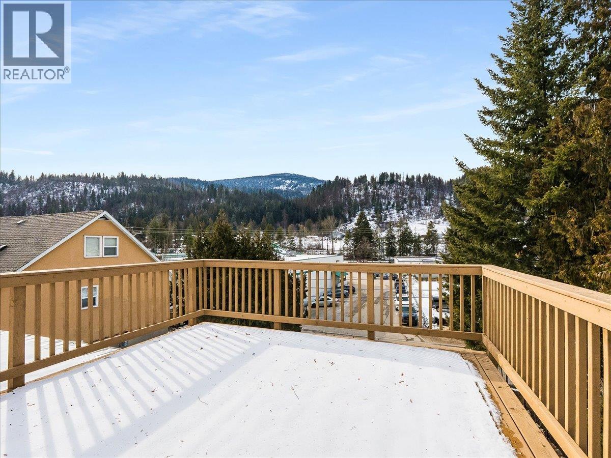 613 11th Avenue, Castlegar