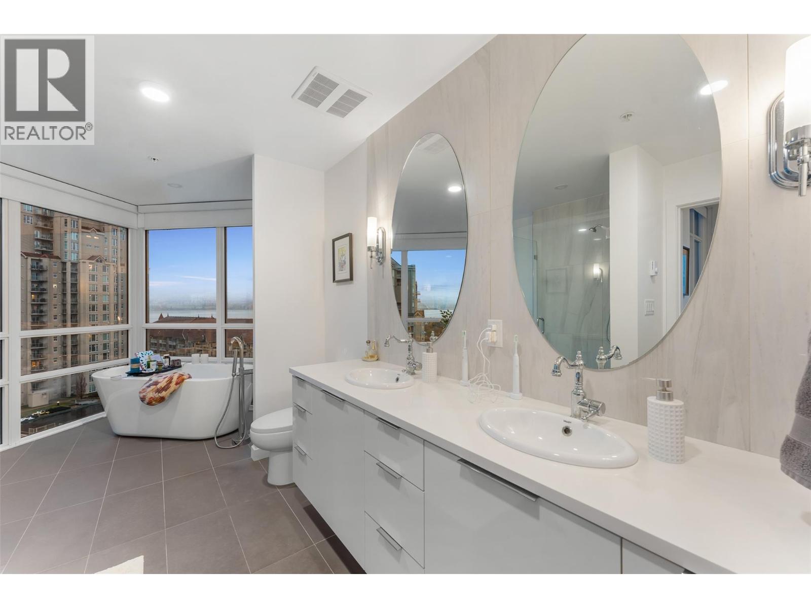 1151 Sunset Drive Unit# 1001, Kelowna