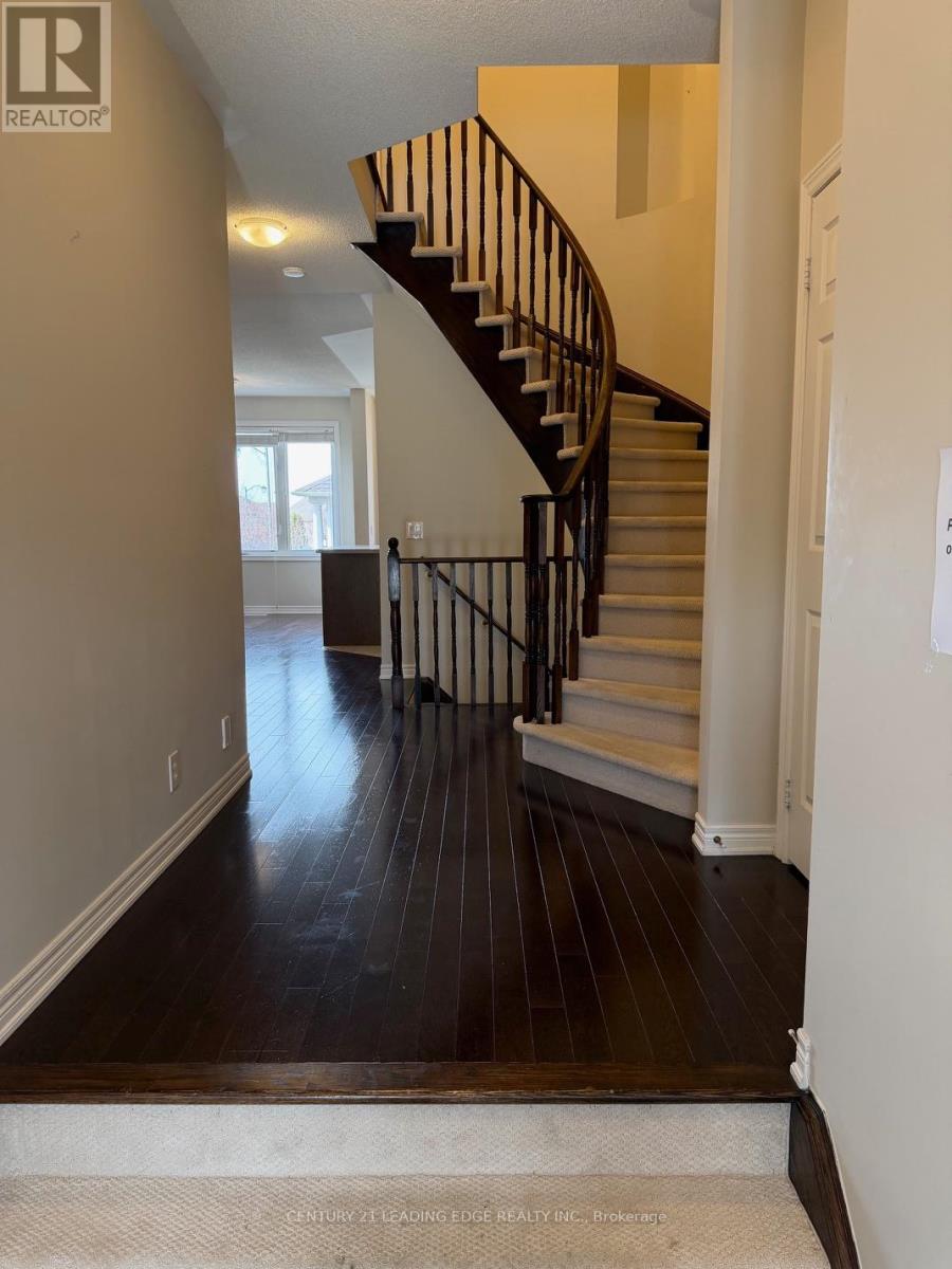 97 THATCHER CRESCENT - 3